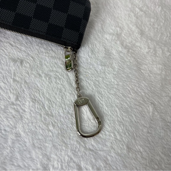 COPY - Louis Vuitton key pouch Used Gently - Picture 8 of 14